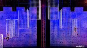 雪上飞驰，心向苍穹——滑雪运动的激情与蜕变