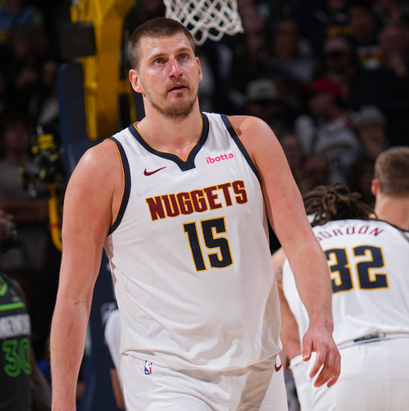 更为年轻球 更为年轻球